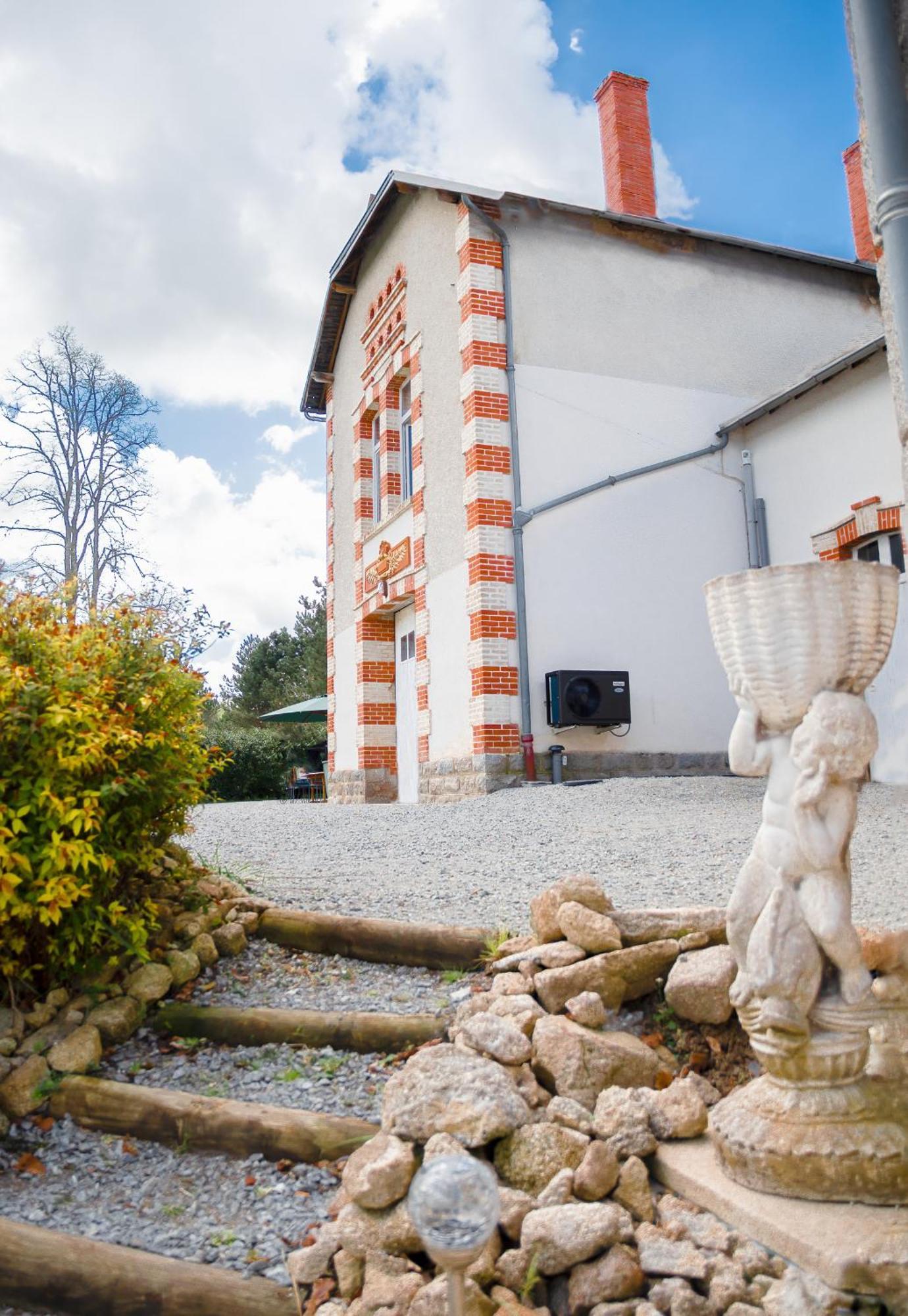 Chateau De Chazelpaud Saint-Bard Exterior foto